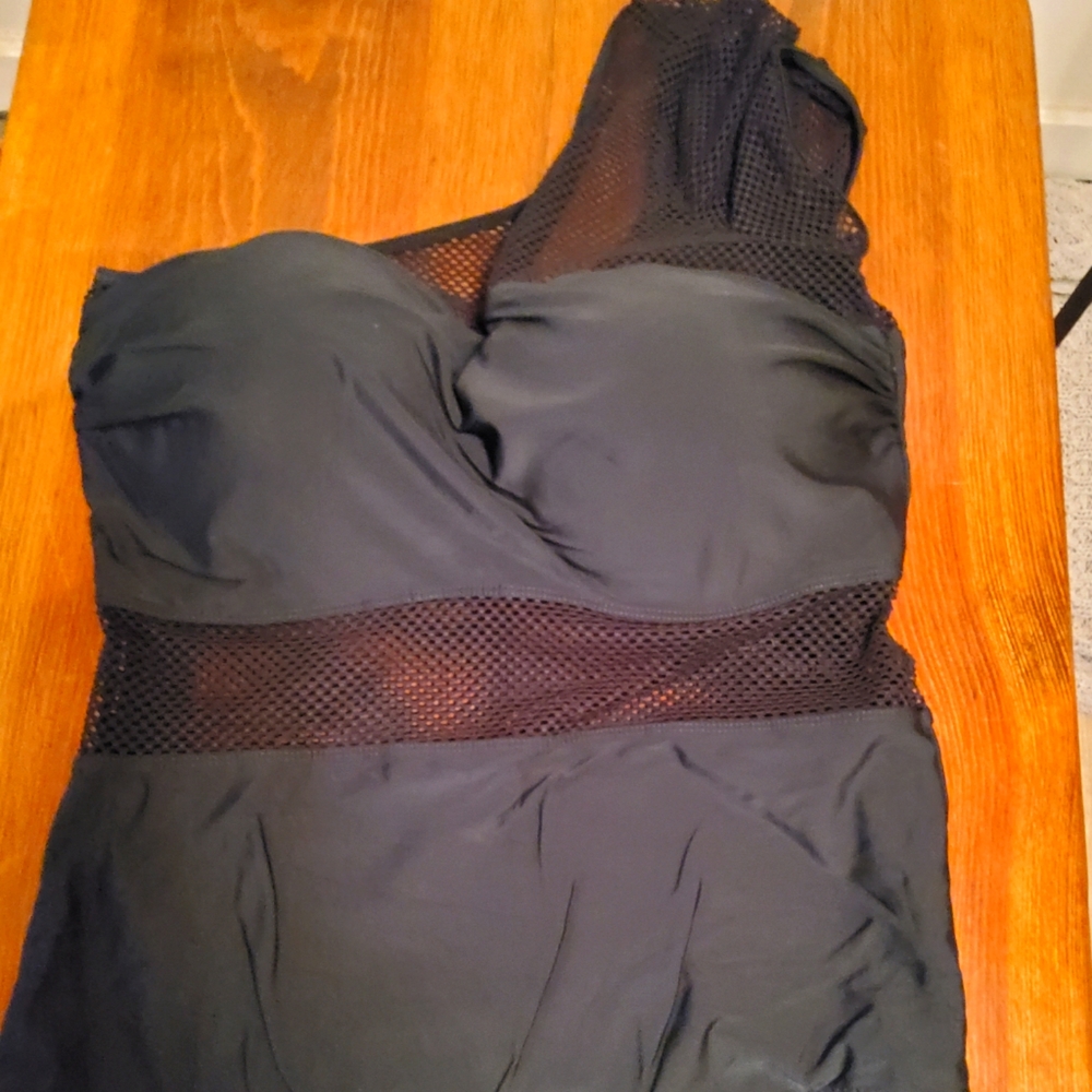 NWOT Black one shoulder swimsuit, 1X